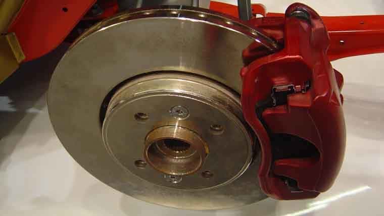 Ceramic vs. Metallic Brake Pads